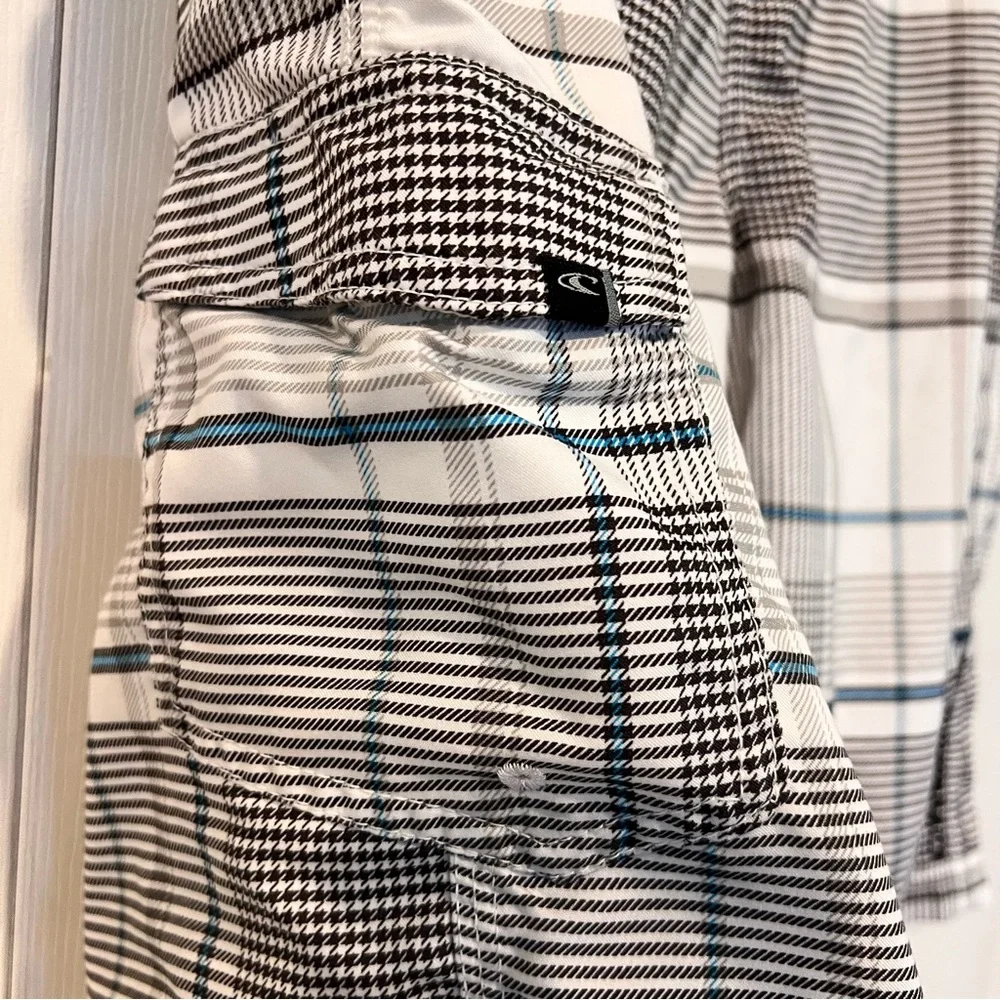 🩷 O’Neill Men’s White and Blue Plaid Lined Board Shorts - Size 28